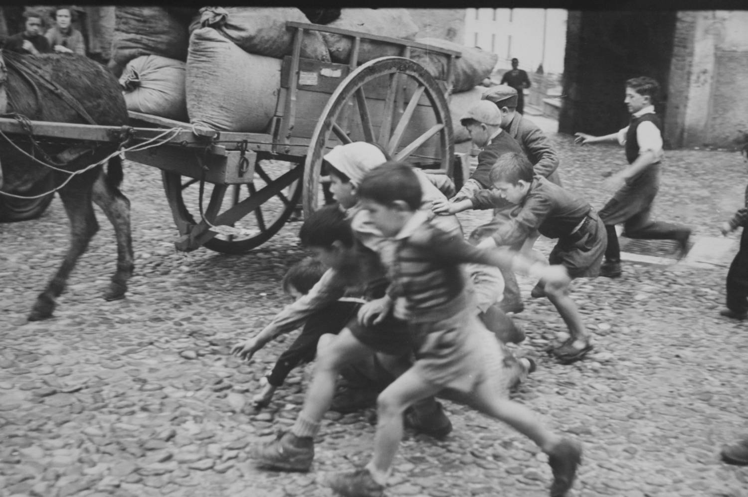 groupe d'enfants, photographie noir et blanc