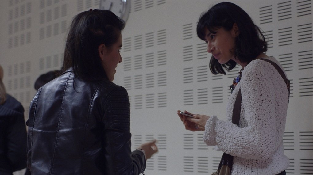 Silvia et Nicole échangent leur numéro de téléphone après l'atelier