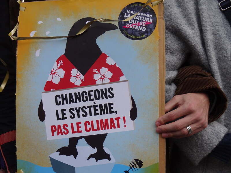 Pancarte : Changeons le système pas le climat !