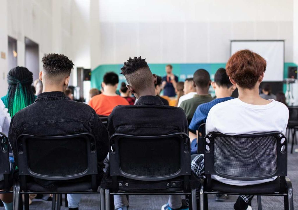 Des élèves en classe