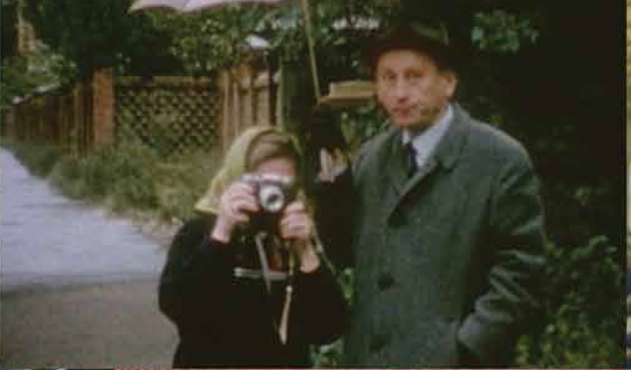 Anya et George dans un photogramme de Nikita Kino (2002)
