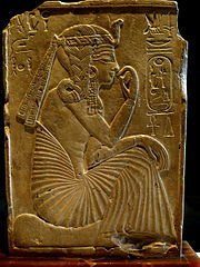stèle gravée de Ramsès II enfant
