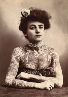 Photo de Maud Wagner, femme tatoueuse, 1911