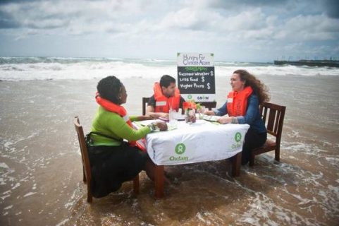 campagne OXFAM de sensibilisation aux risques liés aux changements climatiques, à Durban en 2011