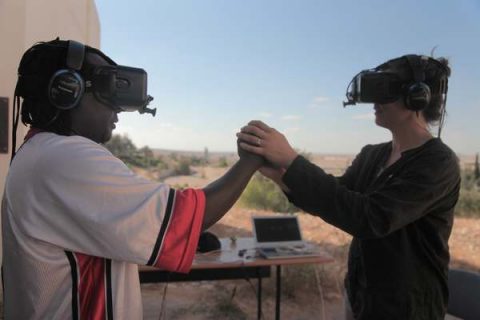 Une expérience de réalité virtuelle impliquant deux personnes