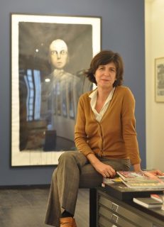 portrait de Rina Zavagli à la galerie Martel