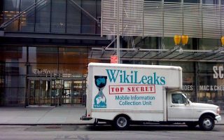 Camion WikiLeaks devant le New York Times