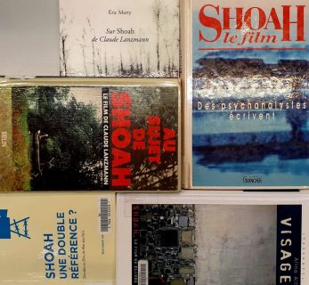 Cinq couvertures d'ouvrages portant sur le documentaire Shoah, de Claude Lanzmann
